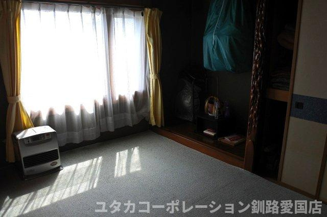 昭和中央1丁目130-62売家【和室】2階にある6帖の和室です★そのまま和室としてお使いいただくのはもちろん、洋室にリフォームして、お子様の成長を支える、勉強や好きなことに没頭する学びの空間としても良いですね♪