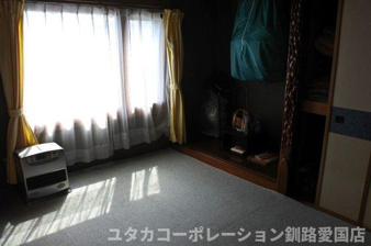 昭和中央1丁目130-62売家【和室】2階にある6帖の和室です★そのまま和室としてお使いいただくのはもちろん、洋室にリフォームして、お子様の成長を支える、勉強や好きなことに没頭する学びの空間としても良いですね♪