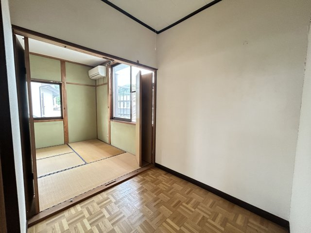 勝立売家【和室】整理が捗るウォークスルーのクローゼット付きです！！