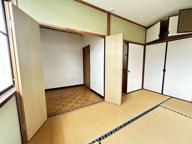 勝立売家【和室】整理が捗るウォークスルーのクローゼット付きです！！