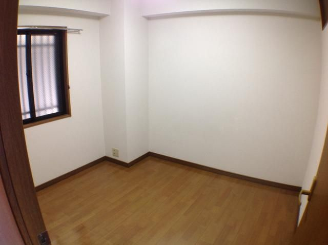 イタニティ壱番館【洋室】