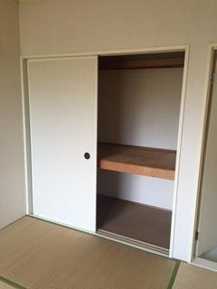 大きな押入タイプの収納
