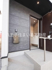 八王子市兵衛2-18-16 新築【仲介手数料無料】【玄関】防犯性の高いダブルロックのディンプルキーはピッキングがされにくく、不正解錠に強い玄関鍵です。