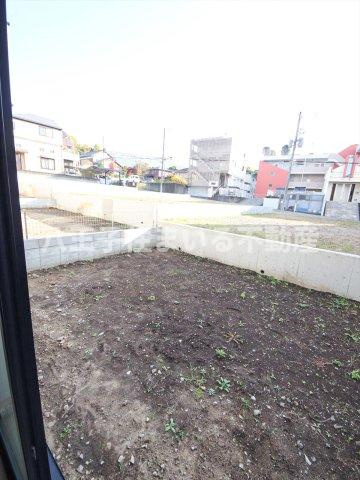 八王子市兵衛2-18-16 新築【仲介手数料無料】【庭つき】ガーデニングや家庭菜園が自由に楽しめる庭スペース。