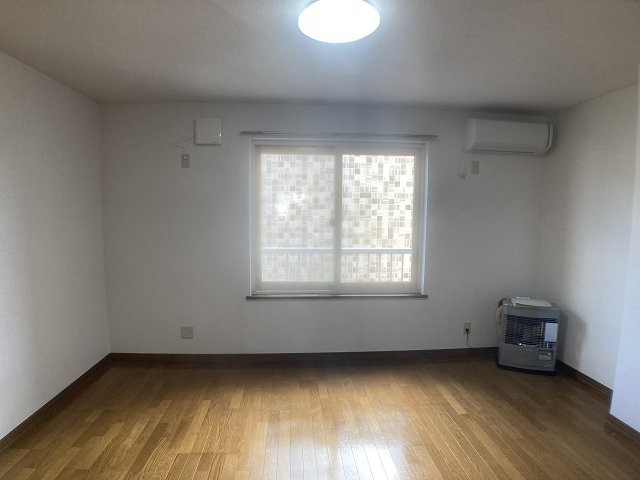 ハイツＴＯＭＯ【居間・リビング】