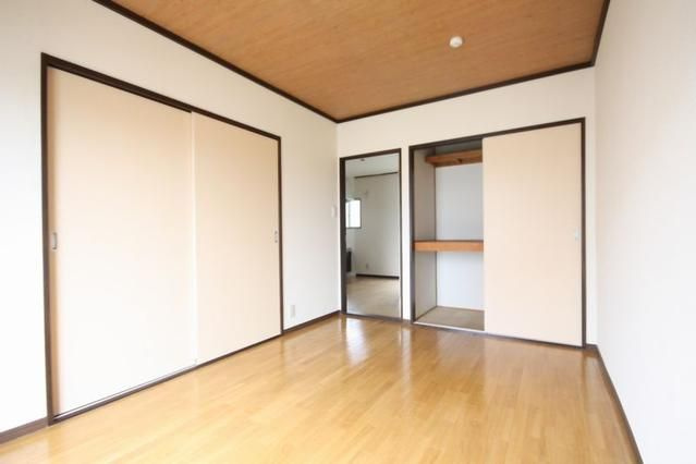 メゾンしろばらＢ【洋室】