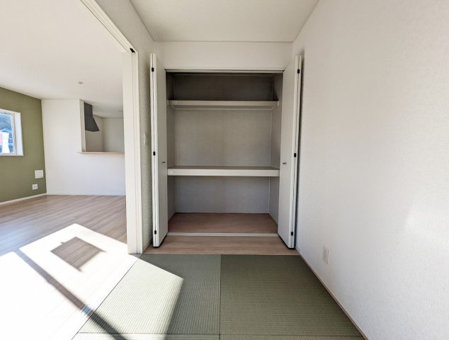 落ち着いた雰囲気の和室が1階にあり客間としても使えます