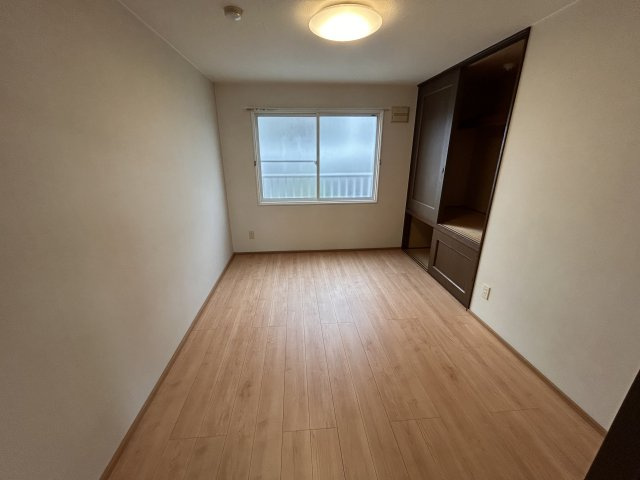 イーストハウス【寝室】