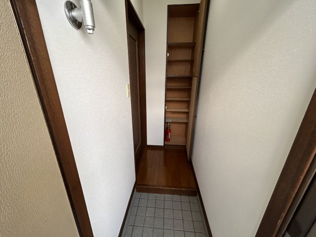 イーストハウス【玄関】