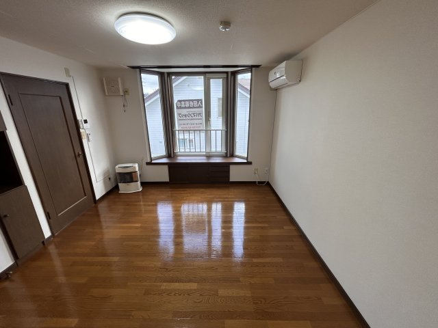 イーストハウス【居間・リビング】