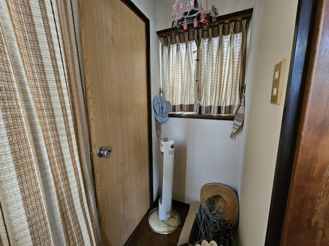 石巻市水明北３丁目の中古一戸建【玄関】