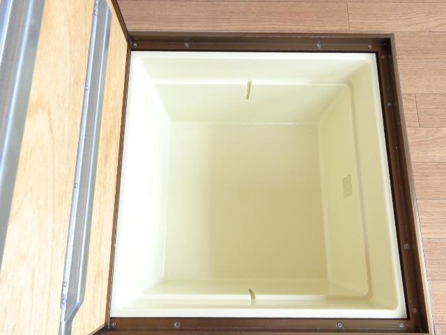 パークヒルズ【収納】床下収納