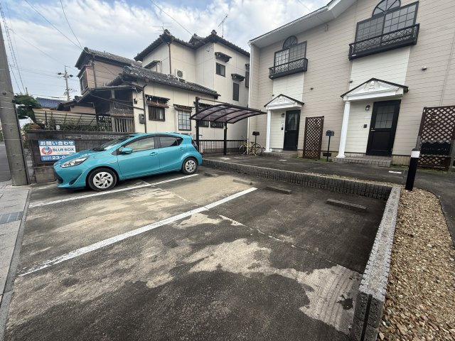 ＤＵＰＬＥＸ 国王３３【駐車場】