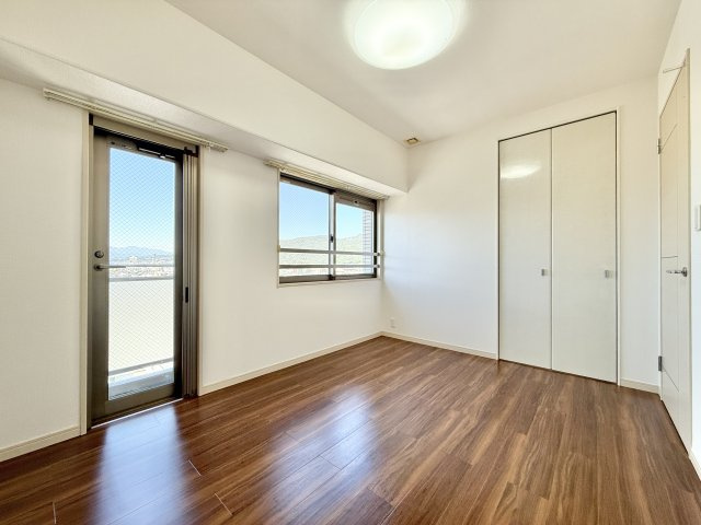 サーパス朝日通り【洋室】