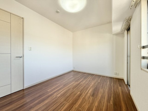 サーパス朝日通り【洋室】