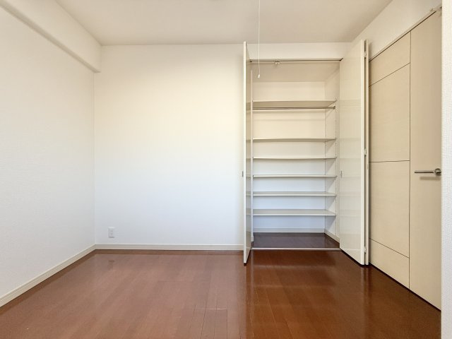 サーパス朝日通り【収納】