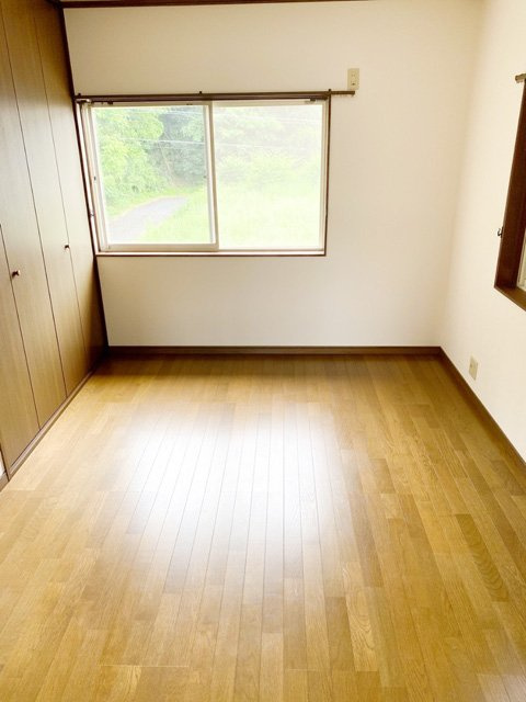 御嵩町南山台貸家【洋室】2階南側洋室