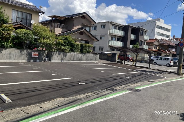 東広島市西条西本町の駐車場の画像