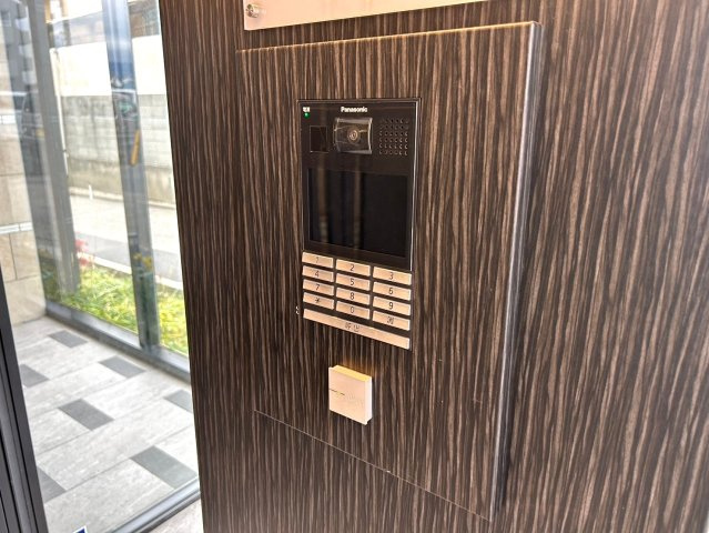 パラドール四条梅津【エントランス】オートロック