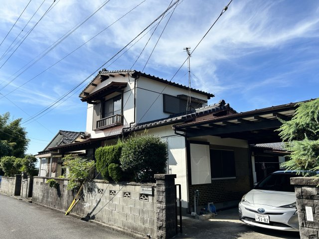 荒尾市万田売家【外観】屋根付きの駐車場完備しております