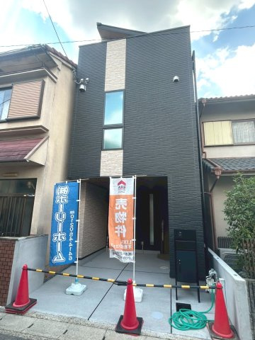 右京区嵯峨中又町【外観】嬉しい宅配ボックス付