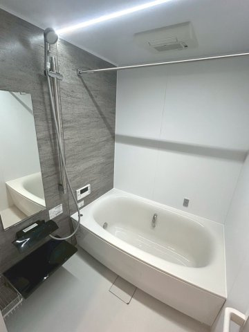 右京区嵯峨中又町【浴室】《浴室》Panasonic：MR 1416 浴室暖房乾燥機付き