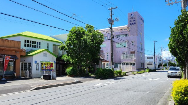 店舗兼住居・沖縄市泡瀬二丁目【前面道路含む現地写真】