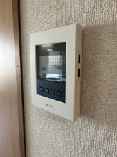 メゾン南加賀屋 【セキュリティ】モニター付きドアホンがあります。