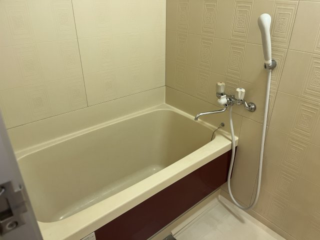 メゾン南加賀屋 【浴室】お風呂です。