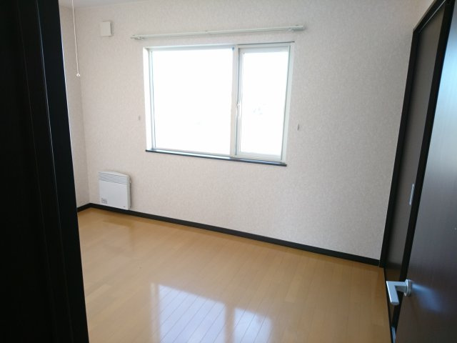 ＴＯＷＮ東２南２５【寝室】