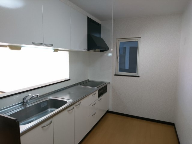 ＴＯＷＮ東２南２５【キッチン】