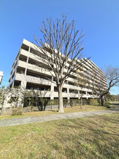 大切な家族とのびのび快適に暮らせるペット可（細則有り）マンションです。
