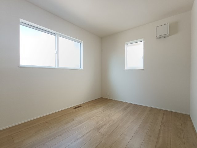 1号棟【洋室】■6.03帖洋室　クローゼット付きで収納も安心♪