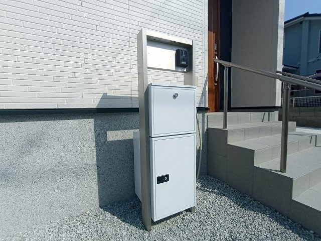 1号棟【設備】■宅配ボックス　不在時も荷物の受け取りが楽になりますね♪