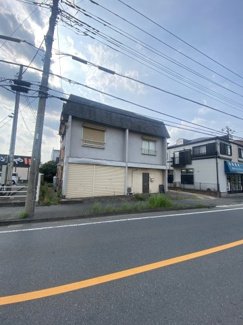 公道側の物件は日当たりも良く、お買い物にもさっと出かけられます♪