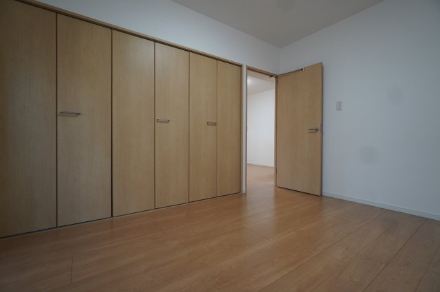 ライオンズマンション西川口第5【洋室】