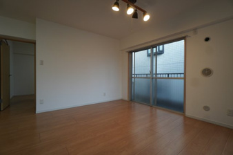 ライオンズマンション西川口第5【居間・リビング】