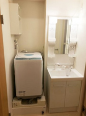 クレイノ西山【内装】女性に嬉しい独立洗面台付き
