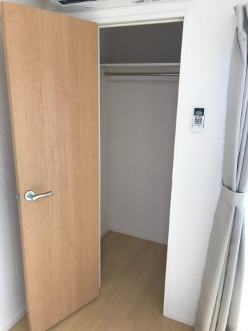 クレイノ西山【内装】ウォークインクローゼット付きのお部屋です。※写真は101号室