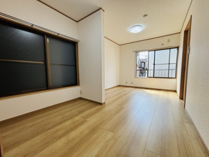 スプリングヒルズ【洋室】