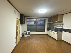 ハイツ湖水【居間・リビング】