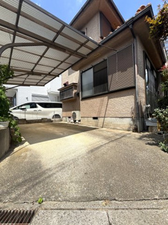 カーポートスペースは雨の日の車の出し入れも安心です。