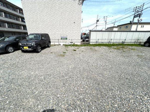 カーサ・プリオールⅤ【駐車場】