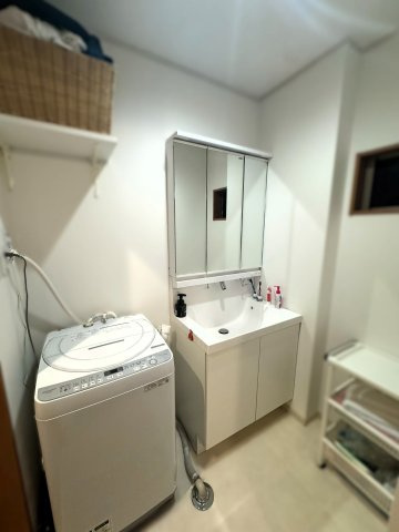 右京区太秦中筋町【独立洗面台】