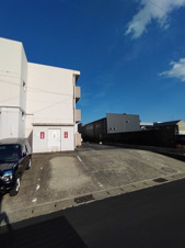 ファミール若松【駐車場】駐車場