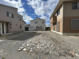 伊那市山寺中古住宅【駐車場】最大４台駐車できます！