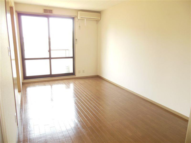 7.5帖の洋室です♪