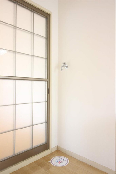 洗濯機は中に置けます