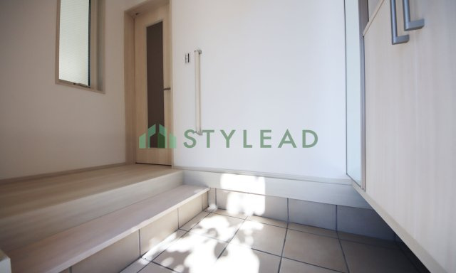 横浜市中区山元町３丁目の新築一戸建【玄関】