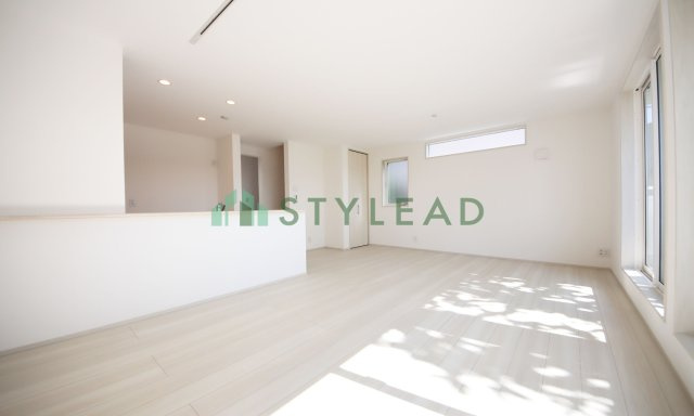 横浜市中区山元町３丁目の新築一戸建【居間・リビング】